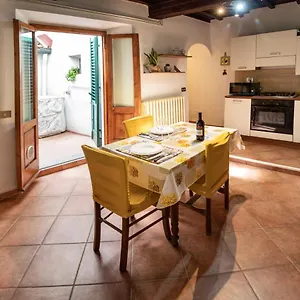 Virgilio's House + Internal Court Apartamento