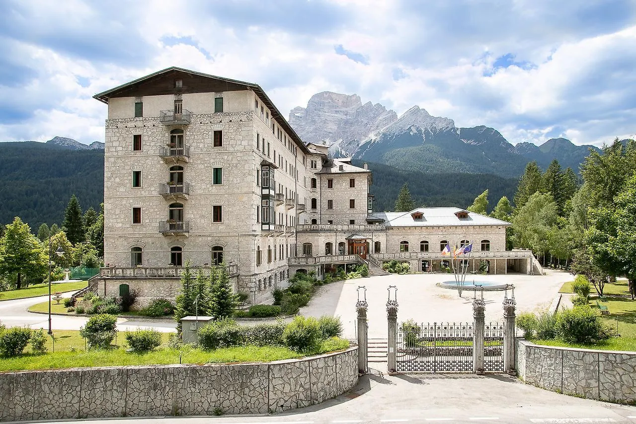 Th Borca Di Cadore - Park Hotel Des Dolomites 3*,